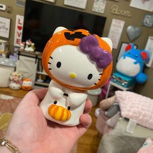 Hello Kitty Halloween Blue Sky Figure